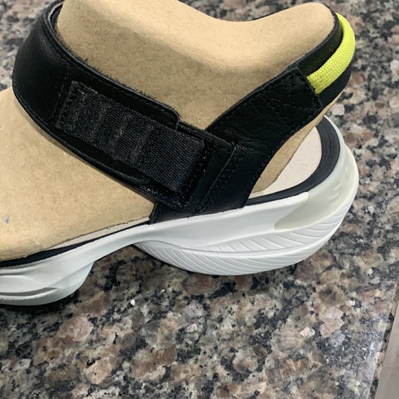 Sorel Explorer Blitz Stride Sandal NIB ladies 8.5 - Picture 5 of 5